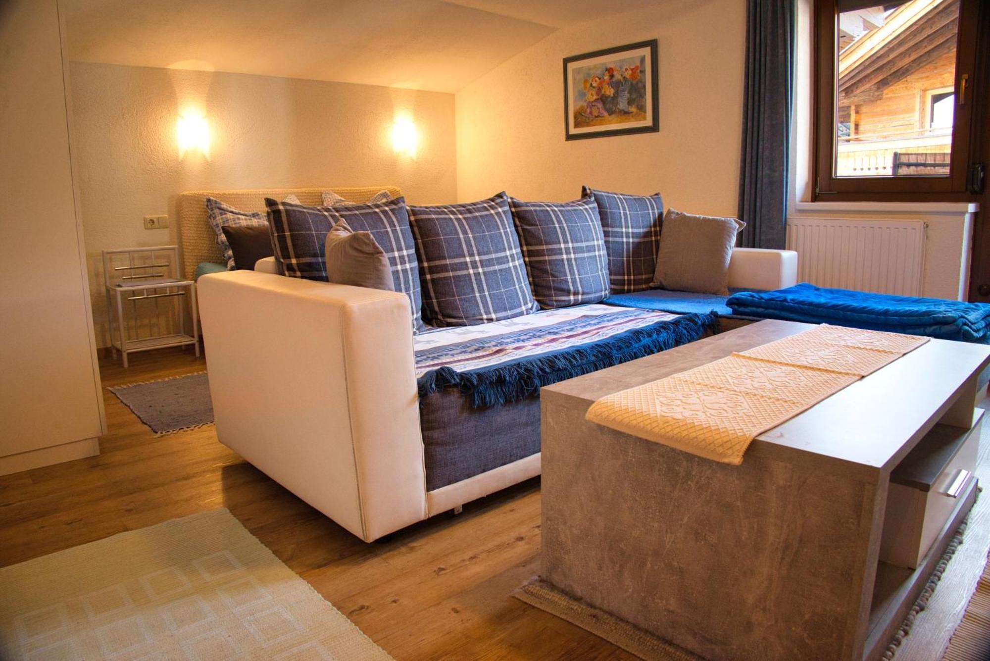 Haus Bergheim Apartment Saalbach-Hinterglemm Bagian luar foto